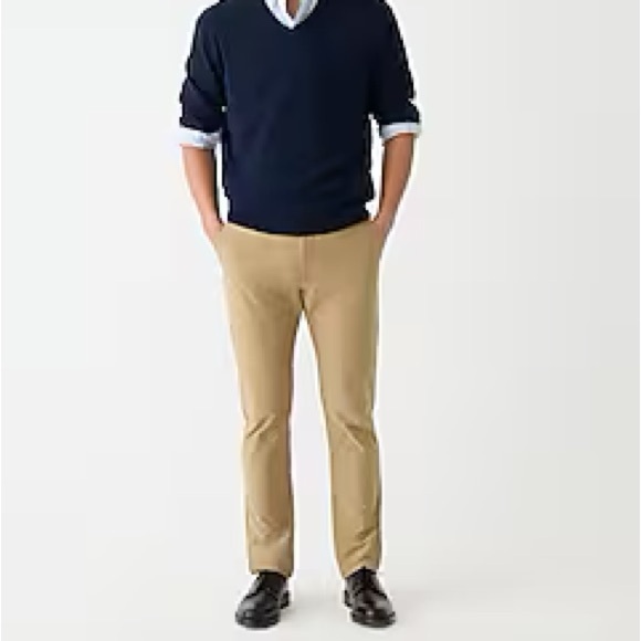 J.CREW: BEST SELLER
484 Slim-fit midweight tech pant 30/30 - Picture 2 of 11
